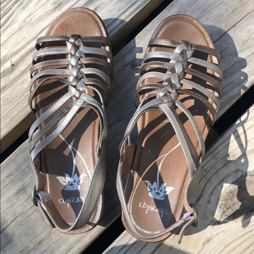 Dansko wedge metallic sandal